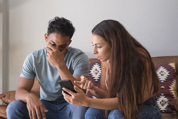 Signs Your Relationship Isn’t Healthy